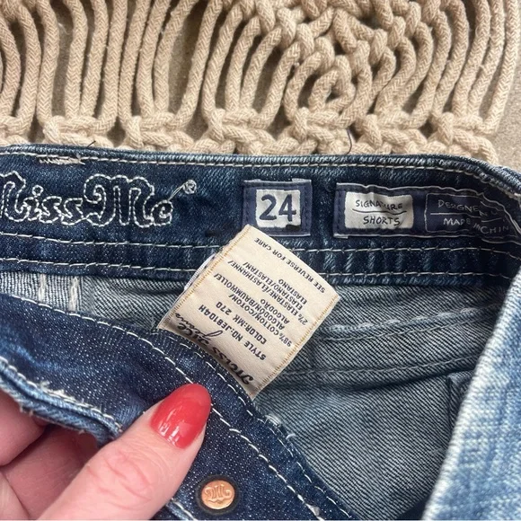Miss Me Jean Shorts Size 24 - Picture 3 of 5